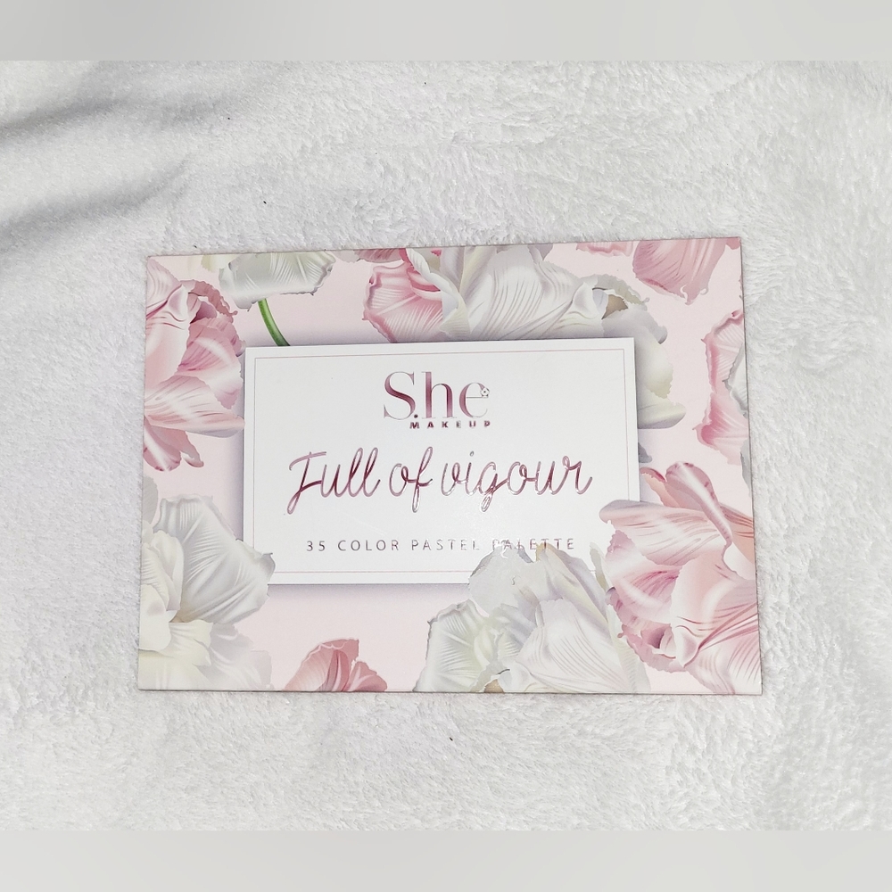 She MAKEUP Full of Vigour 35 Color Pastel Eyeshadow Palette